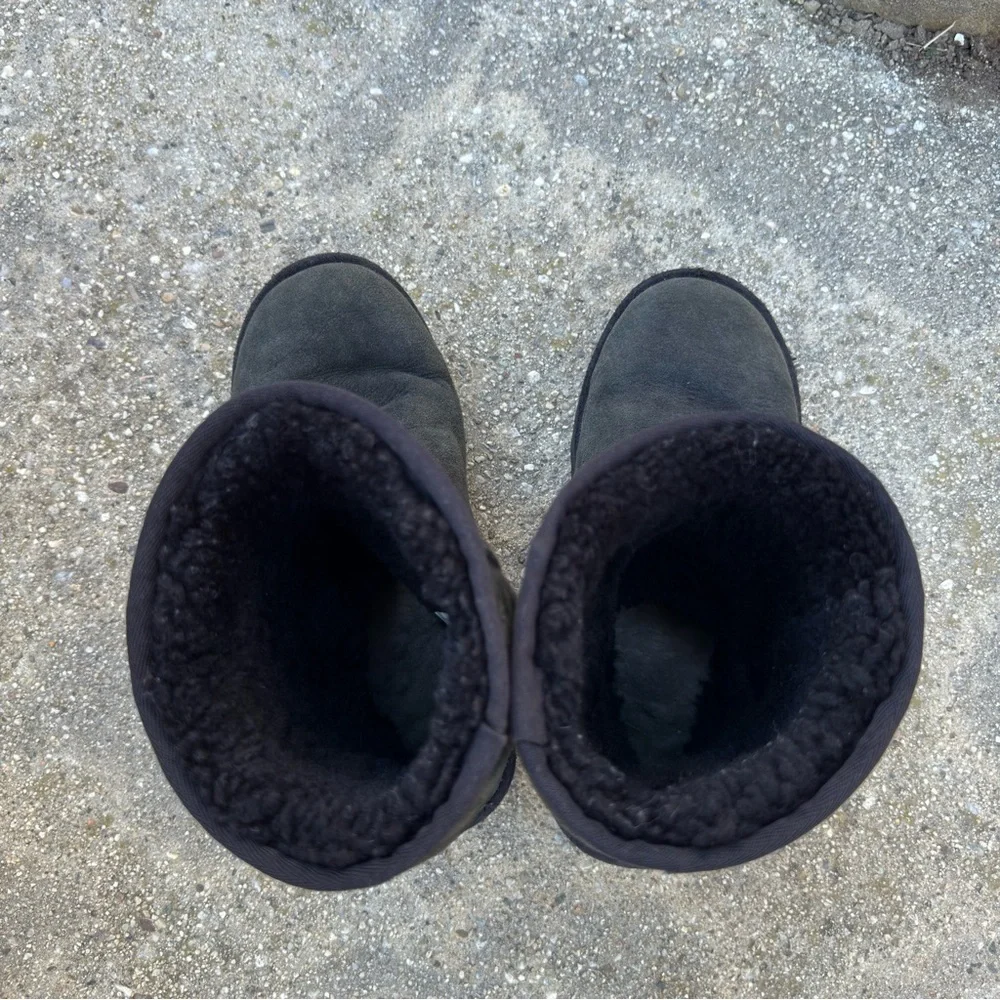 UGG Classic Short Boot Black Mens Sz 8 5800 Sheepskin Suede Shearling Lined